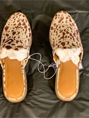 Universal Thread Brown and White Cow-Print Slip-On Mules